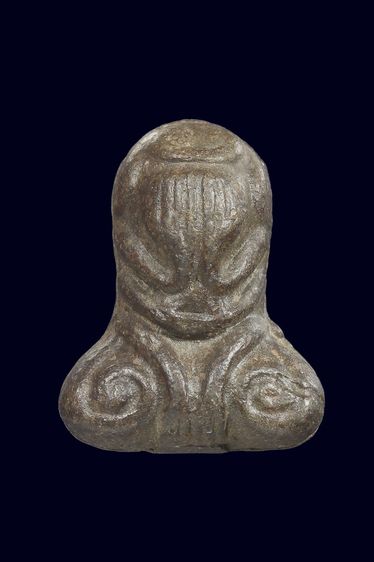 พระปิดตาครึ่งซีก