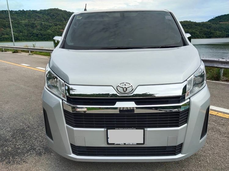 รถ Toyota Hiace 2.8 GL สี บรอนซ์เงิน