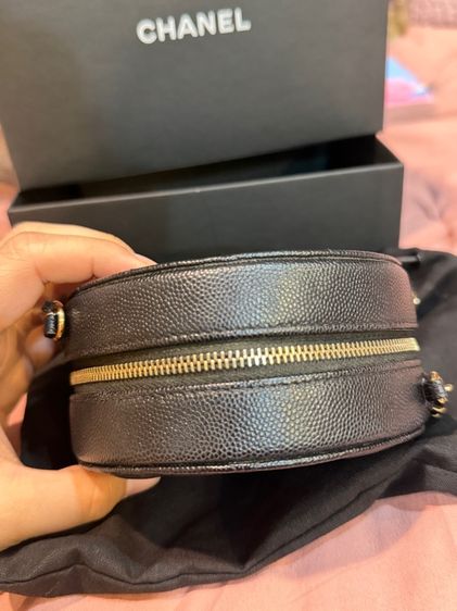 Chanel Round Classic Chain Mini Bag รูปที่ 4
