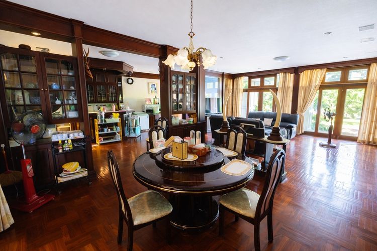 Rare Item ที่ดิน (พร้อมบ้าน) ในหมู่บ้านและสนามกอล์ฟ นวธานี ถนนเสรีไทย รูปที่ 4