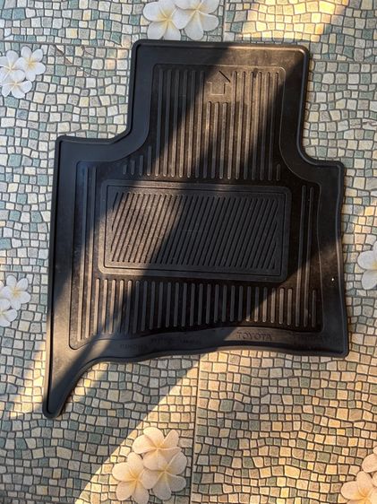 ผ้ายางปูพื้อฟอร์จูนเนอร์แท้ รูปที่ 4