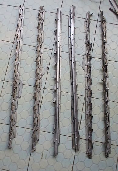 ขาบานเกล็ดอลูฯ พร้อมมือหมุน 4×12 เกล็ด ยาว 110 ซม.