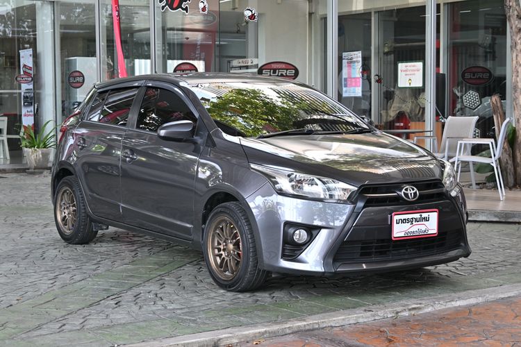 Toyota Yaris 2016 1.5 J Sedan เบนซิน ไม่ติดแก๊ส เกียร์อัตโนมัติ เทา รูปที่ 2