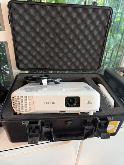 โปรเจคเตอร์ EPSON EB-E01 (พร้อม Hard Case)