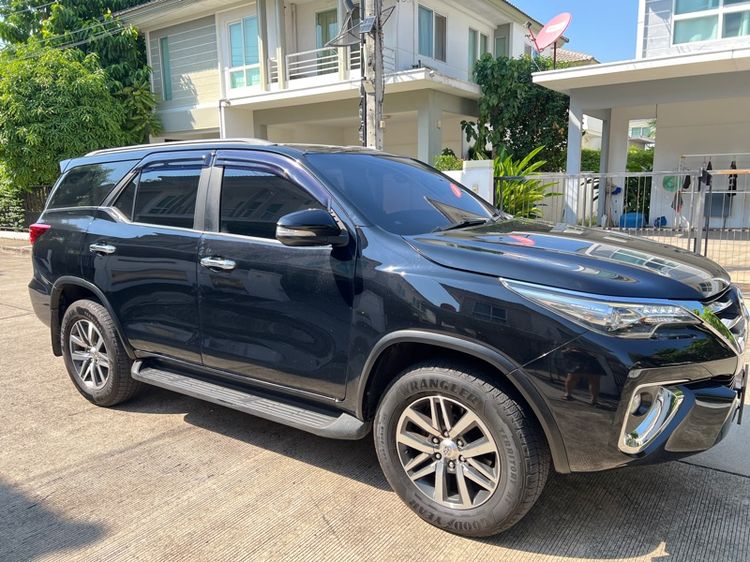 Toyota Fortuner 2016 2.4 V Utility-car ดีเซล ไม่ติดแก๊ส เกียร์อัตโนมัติ ดำ รูปที่ 3