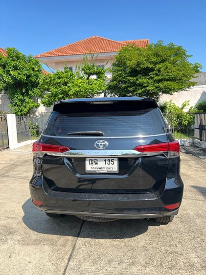 Toyota Fortuner 2016 2.4 V Utility-car ดีเซล ไม่ติดแก๊ส เกียร์อัตโนมัติ ดำ รูปที่ 4