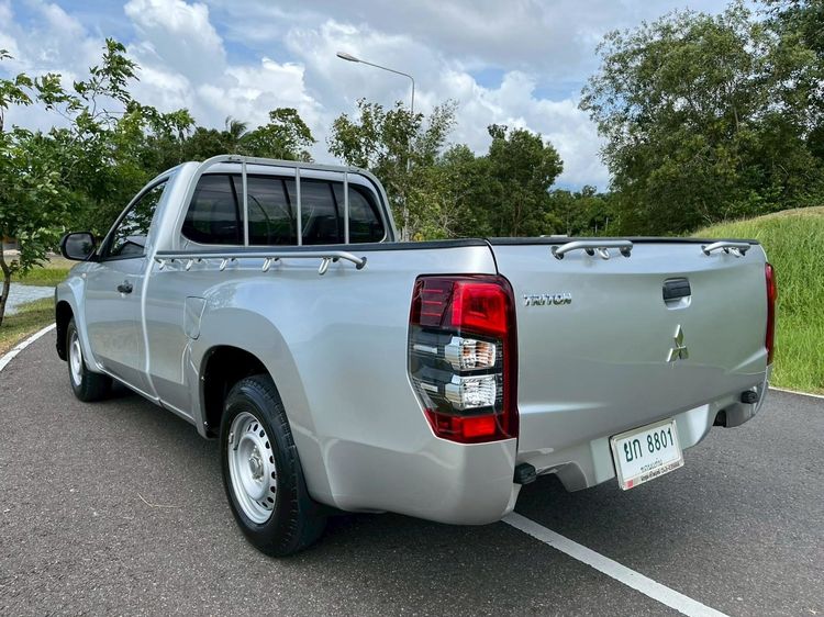 Mitsubishi Triton 2022 2.5 GL Pickup ดีเซล ไม่ติดแก๊ส เกียร์ธรรมดา เทา รูปที่ 4