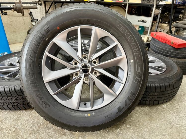 18" ล้อแม็ก ISUZU MU-X ขอบ 18” ถอดป้ายแดง ยาง BRIDGESTONE 265-60R18 ปี 26 สีเส้นตุ่มหน้ายางยังอยู่ครบ
