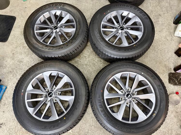 ล้อแม็ก ISUZU MU-X ขอบ 18” ถอดป้ายแดง ยาง BRIDGESTONE 265-60R18 ปี 26 สีเส้นตุ่มหน้ายางยังอยู่ครบ รูปที่ 4