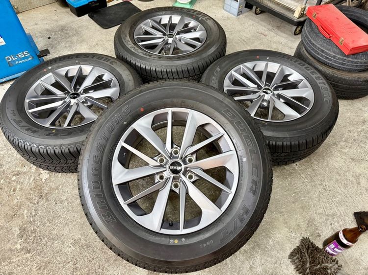 ล้อแม็ก ISUZU MU-X ขอบ 18” ถอดป้ายแดง ยาง BRIDGESTONE 265-60R18 ปี 26 สีเส้นตุ่มหน้ายางยังอยู่ครบ รูปที่ 3