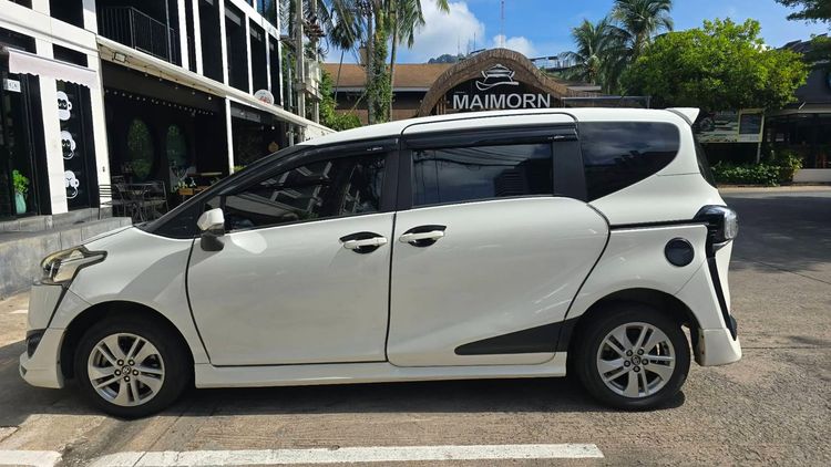 Toyota Sienta 2018 1.5 G Utility-car เบนซิน ไม่ติดแก๊ส เกียร์อัตโนมัติ ขาว รูปที่ 3