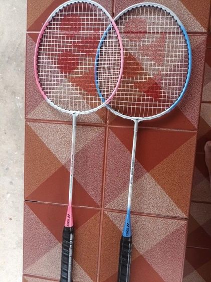 ไม้แบดมินตันมือหนึ่งยี่ห้อYONEXรุ่นGR-400 แพ๊คคู่ รูปที่ 2