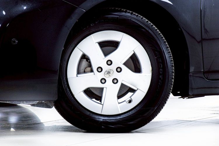 Toyota Prius 2012 1.8 Hybrid Sedan ไฮบริด ไม่ติดแก๊ส เกียร์อัตโนมัติ ดำ รูปที่ 4