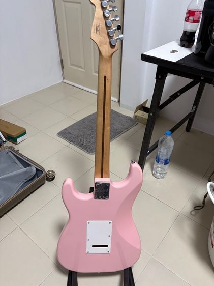 Squier Stratocaster (Pink) รูปที่ 3