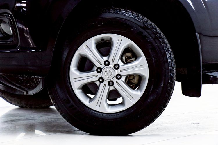 Nissan Navara 2018 2.5 E Pickup ดีเซล ไม่ติดแก๊ส เกียร์ธรรมดา ดำ รูปที่ 4