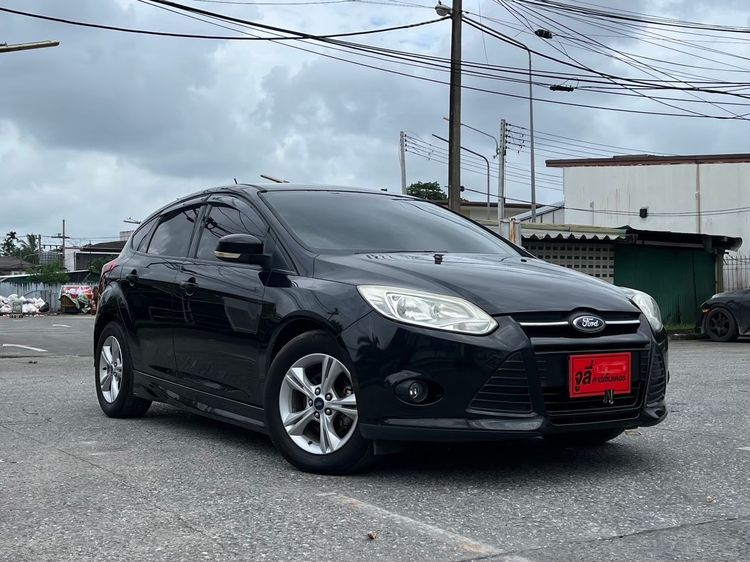 รถ Ford Focus 1.6 Trend สี ดำ