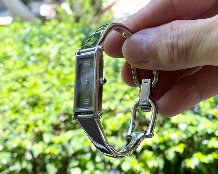 นาฬิกาGucci 1500L Bangle Watch (Swiss made) รูปที่ 3