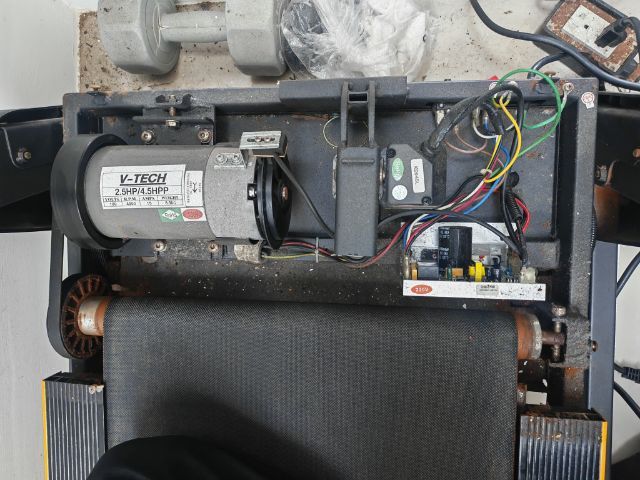 ช่างซ่อมลู่วิ่งไฟฟ้าVtech fitness VT ONE ช่างซ่อมลู่วิ่งไฟฟ้านนทบุรี ซ่อมได้ทุกรุ่น ทุกยี่ห้อ ทุกอาการ บริการถึงบ้านท่านทั่วไทย


 รูปที่ 5