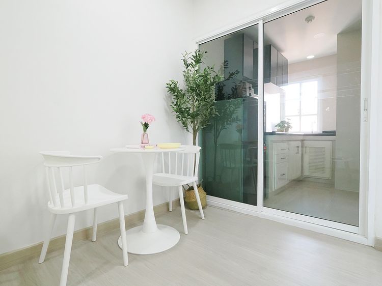 ตกแต่งครบ ขายราคาพิเศษ จอนนี่ ทาวเวอร์ คอนโดทำเลทอง ห้วยขวาง – พระราม 9 รูปที่ 4