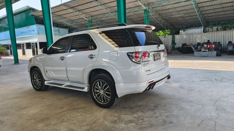 Toyota Fortuner 2013 3.0 V 4WD Utility-car ดีเซล ไม่ติดแก๊ส เกียร์อัตโนมัติ ขาว รูปที่ 3