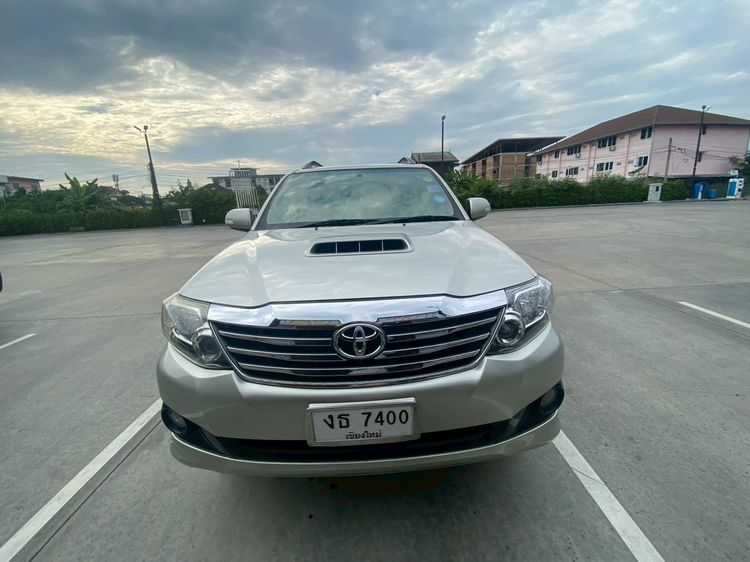 Toyota Fortuner 2013 3.0 V Utility-car ดีเซล ไม่ติดแก๊ส เกียร์อัตโนมัติ บรอนซ์ทอง รูปที่ 4