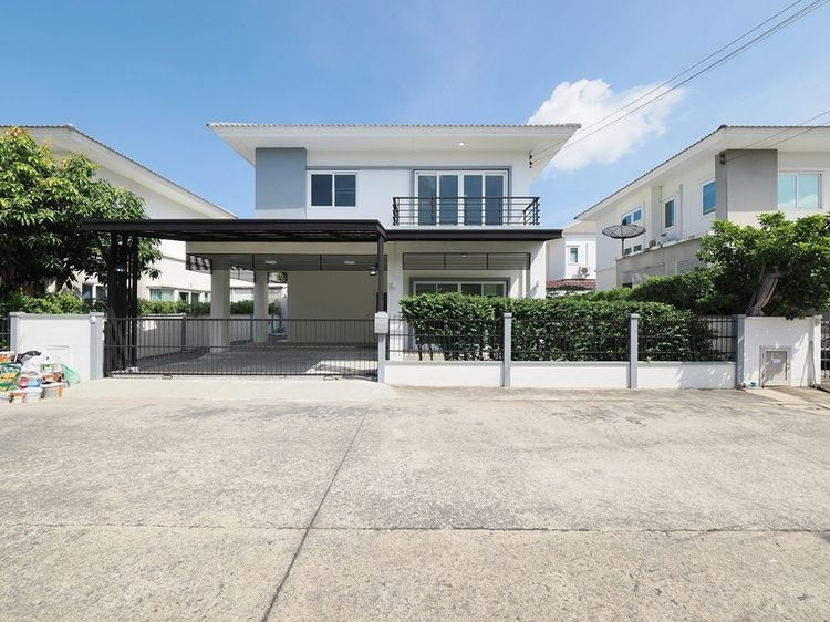 บ้านเดี่ยว 2 ชั้น รีโนเวทใหม่ พร้อมอยู่ ม.คุณาลัย คอร์ทยาร์ด บ้านกล้วย–ไทรน้อย (ต้นโครงการ)