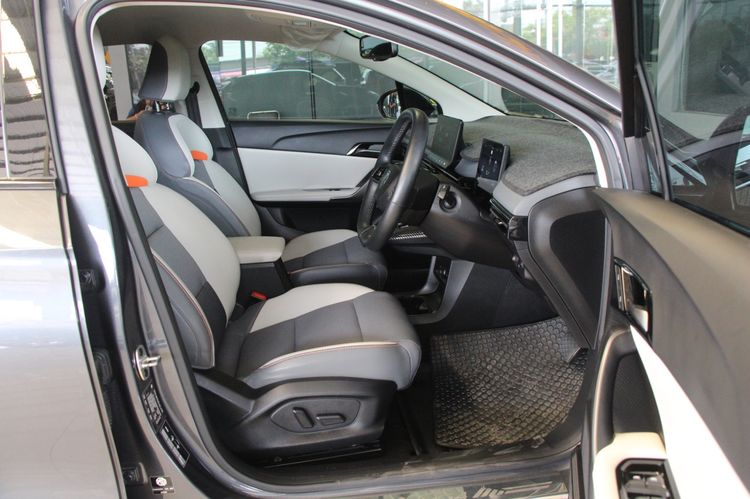 MG MG4 2024 Electric Sedan ไฟฟ้า ไม่ติดแก๊ส เกียร์อัตโนมัติ เทา รูปที่ 3