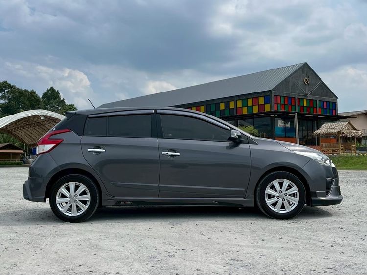 Toyota Yaris 2017 1.2 G Sedan เบนซิน ไม่ติดแก๊ส เกียร์อัตโนมัติ เทา รูปที่ 4