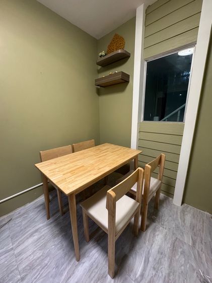 ขายด่วน❗️ชุดโต๊ะอาหาร พร้อมเก้าอี้ 4 ตัว แค่โต๊ะก็คุ้มแล้ว✨ รูปที่ 2