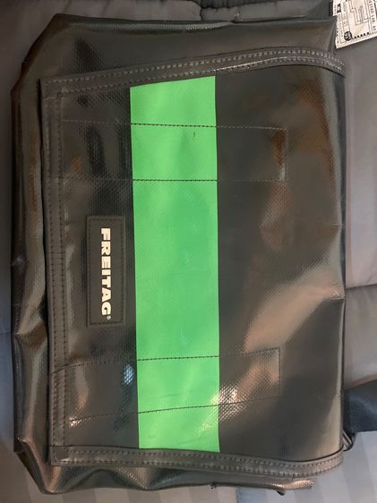 Freitag F14 Dexter ของแท้ มีแท็ก สีเขียวดำ สวยๆ