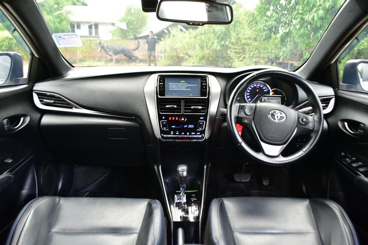 Toyota Yaris 2021 1.2 Sport Premium Sedan เบนซิน ไม่ติดแก๊ส เกียร์อัตโนมัติ ขาว รูปที่ 4
