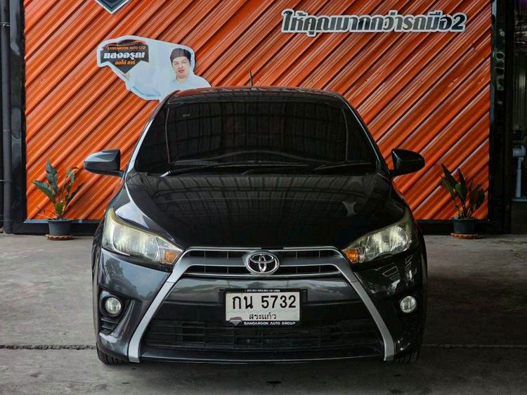 Toyota Yaris 2015 1.2 E Sedan เบนซิน ไม่ติดแก๊ส เกียร์อัตโนมัติ ดำ รูปที่ 2