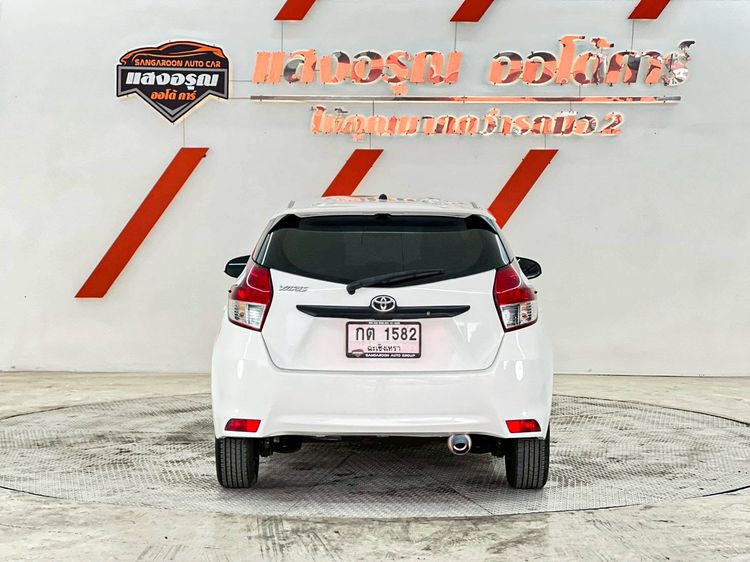 Toyota Yaris 2013 1.2 J Sedan เบนซิน ไม่ติดแก๊ส เกียร์อัตโนมัติ ขาว รูปที่ 4