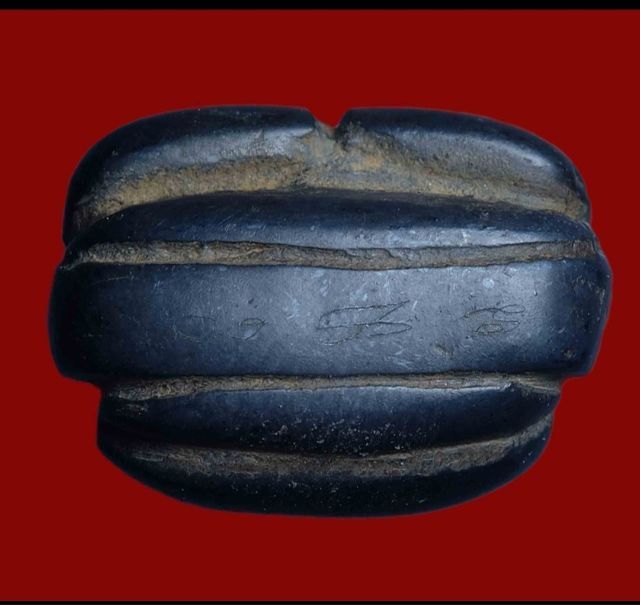 พระปิดตาเนื้อเมฆพัตรพิมพ์มัดข้าวต้มของหลวงพ่อดีวัดบ้านยางนครปฐมสร้างปี 2460 สร้างเพียงแค่เนื้อเดียวหลวงพ่อจารด้วยมือตัวเองทุกองค์ รูปที่ 5