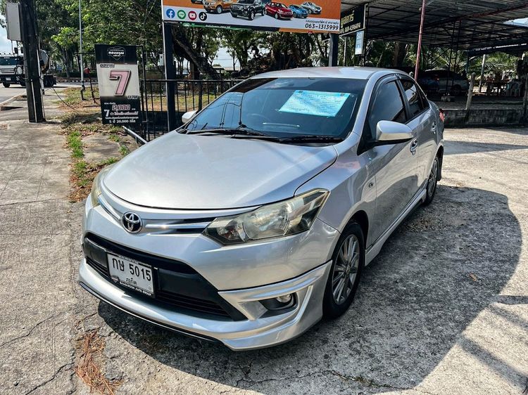 รถ Toyota Vios 1.5 E สี บรอนซ์เงิน