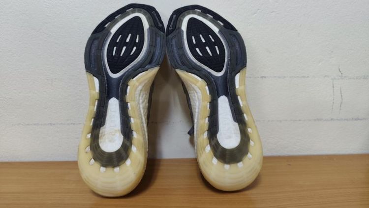 Adidas Ultra Boost 42.5 27.0 แท้ มือสอง รูปที่ 9