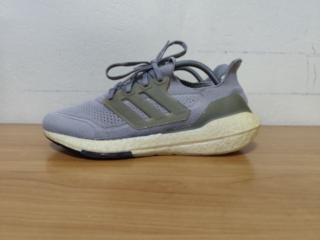 Adidas Ultra Boost 42.5 27.0 แท้ มือสอง รูปที่ 3