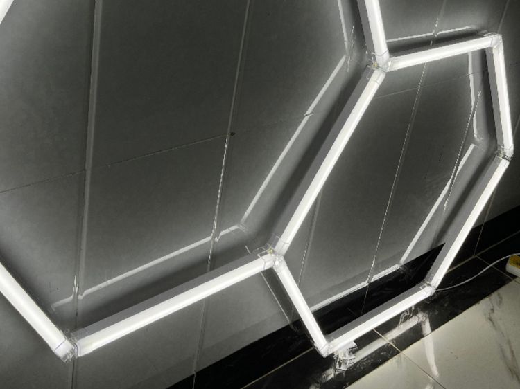 ไฟ LED ร้านตัดผม Barbershop ไฟโมดูลาร์ แต่งร้านบิวตี้ Honeycomb LED ปรับดีไซน์ได้ รูปที่ 4