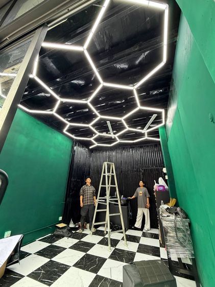 ไฟ LED ร้านตัดผม Barbershop ไฟโมดูลาร์ แต่งร้านบิวตี้ Honeycomb LED ปรับดีไซน์ได้
