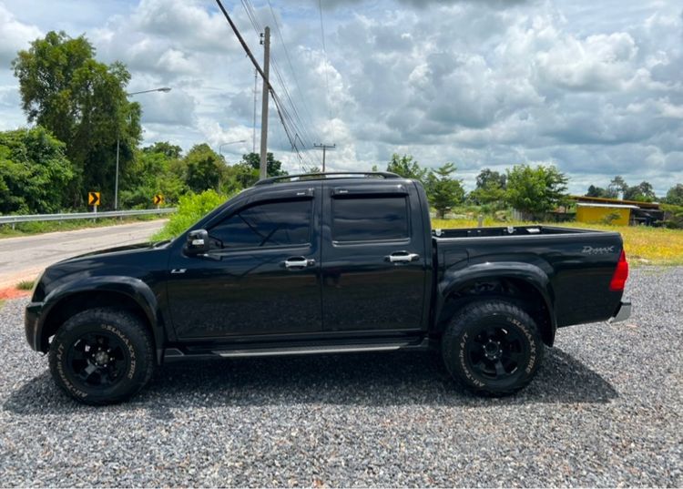 รถ Isuzu D-MAX 3.0 LS 4WD สี ดำ