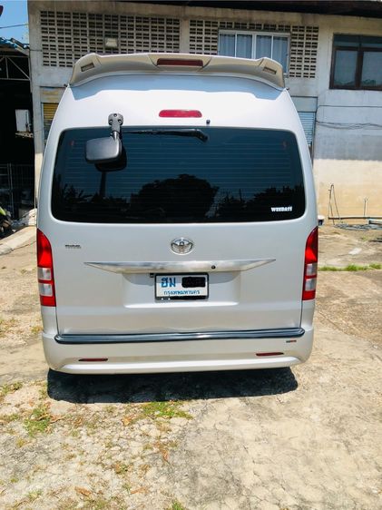 Toyota Commuter 2013 2.5 Van ดีเซล เกียร์ธรรมดา บรอนซ์เงิน รูปที่ 2