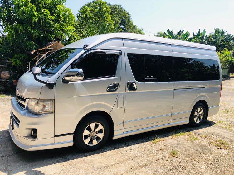 Toyota Commuter 2013 2.5 Van ดีเซล เกียร์ธรรมดา บรอนซ์เงิน รูปที่ 3