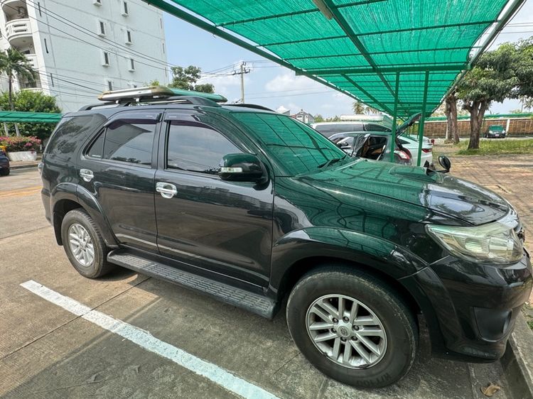 Toyota Fortuner 2013 3.0 V Utility-car ดีเซล ไม่ติดแก๊ส เกียร์อัตโนมัติ ดำ รูปที่ 2