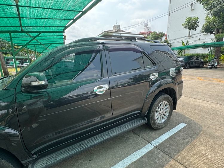 Toyota Fortuner 2013 3.0 V Utility-car ดีเซล ไม่ติดแก๊ส เกียร์อัตโนมัติ ดำ รูปที่ 3