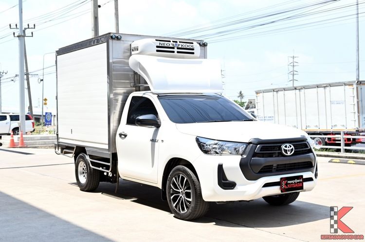 รถ Toyota Hilux Revo 2.4 Entry สี ขาว