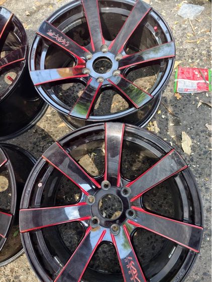 แม็กรถกระบะ nissan navara ขอบ 18 6 รู 9 นิ้วทั้ง 4 วงชุดละ 5,500 บาทครับ รูปที่ 2