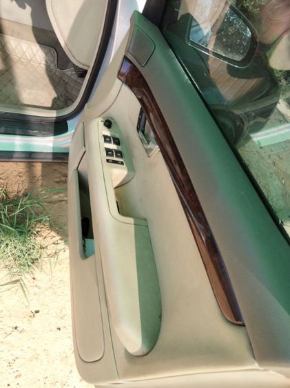 Audi Audi A4  2002 2.0 Sedan เบนซิน เกียร์อัตโนมัติ เทา รูปที่ 3