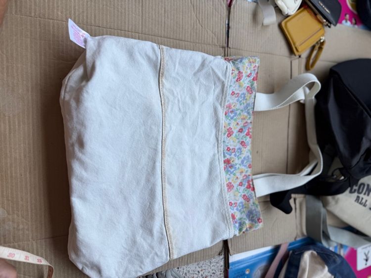 กระเป๋าผ้าสภาพสวยลายดอก รูปที่ 4