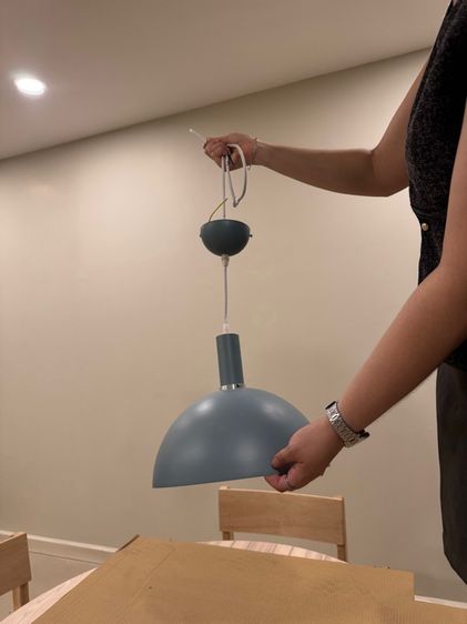 ส่งต่อ❗️โคมไฟแขวนสีฟ้า สีจริงน่ารักมาก🩵💙 รูปที่ 3