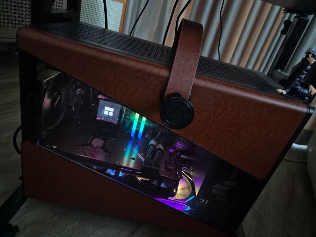 คอมพิวเตอร์ตั้งโต๊ะ,คอมประกอบ รูปที่ 8